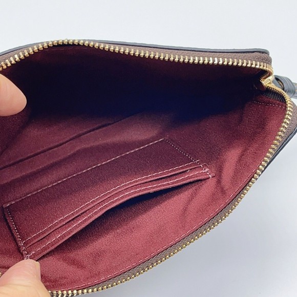 Coach CF457 Large Corner Zip Wristlet In Signature Canvas With Ski Patches NWT - Picture 5 of 7